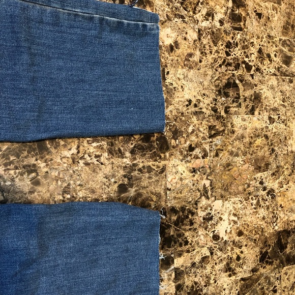 Women’s Mossimo Denim Cropped Jeans - Picture 5 of 8